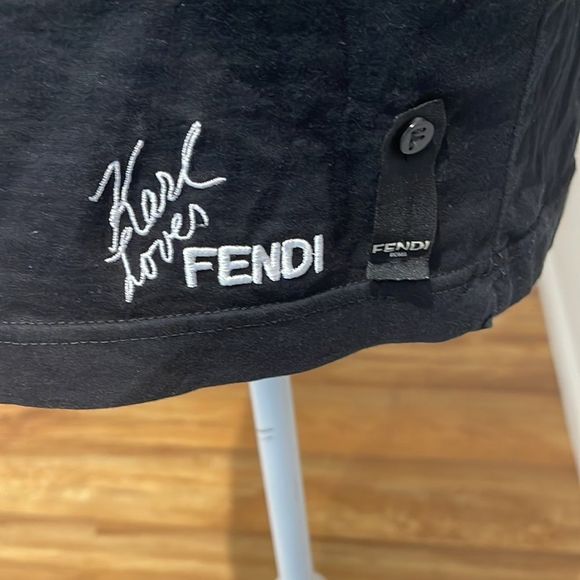 Fendi T- short. - Picture 2 of 7